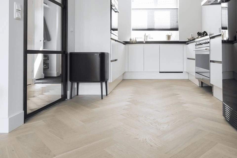 Parchet Dublu stratificat geometric Formpark Quadrato Stejar Crema Bauwerk - Kulttur București