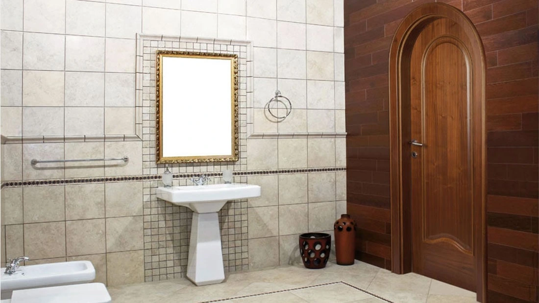 usa de interior din lemn stratificat pe rotund cu esenta de nuc